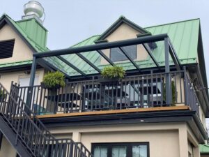 Modern Glass Sunroom Roof